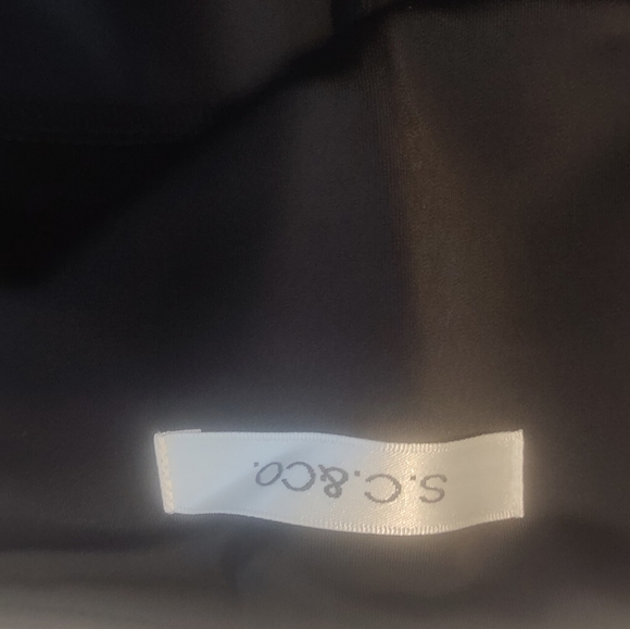 Skirt with shorts underneath - Picture 7 of 7